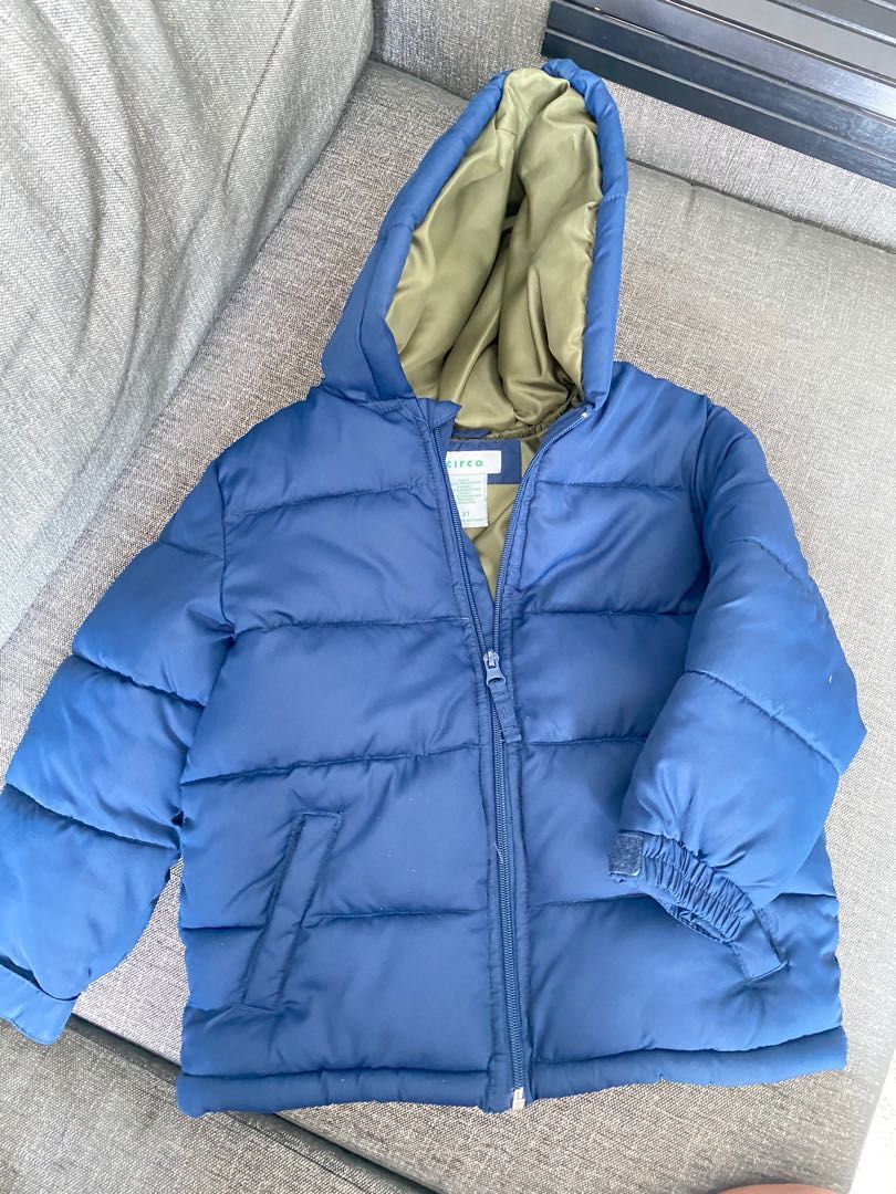 Thick puffer jacket 3T, Babies & Kids, Babies & Kids Fashion on Carousell