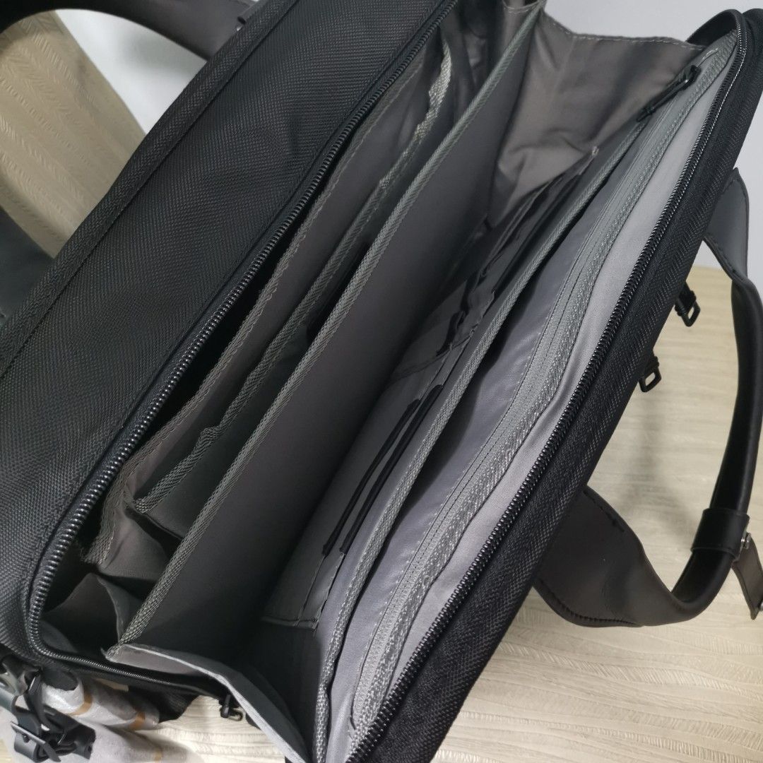 Tumi slim 3 way brief outlet