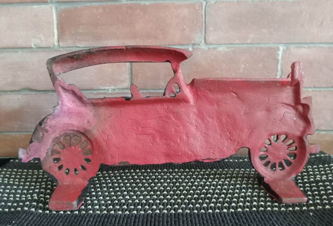 Vintage Cast Iron Car Display, Hobbies & Toys, Memorabilia