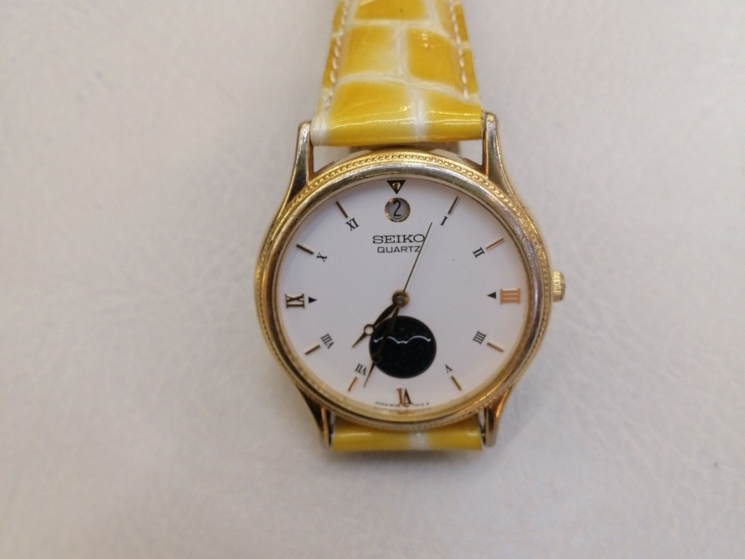 Vintage Seiko 6F22-7010 Moon Phase Quartz Watch（歡迎消費券）, 男裝, 手錶及配件, 手錶-  Carousell