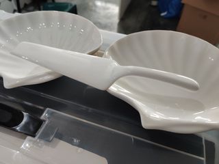 White Seashell plate set