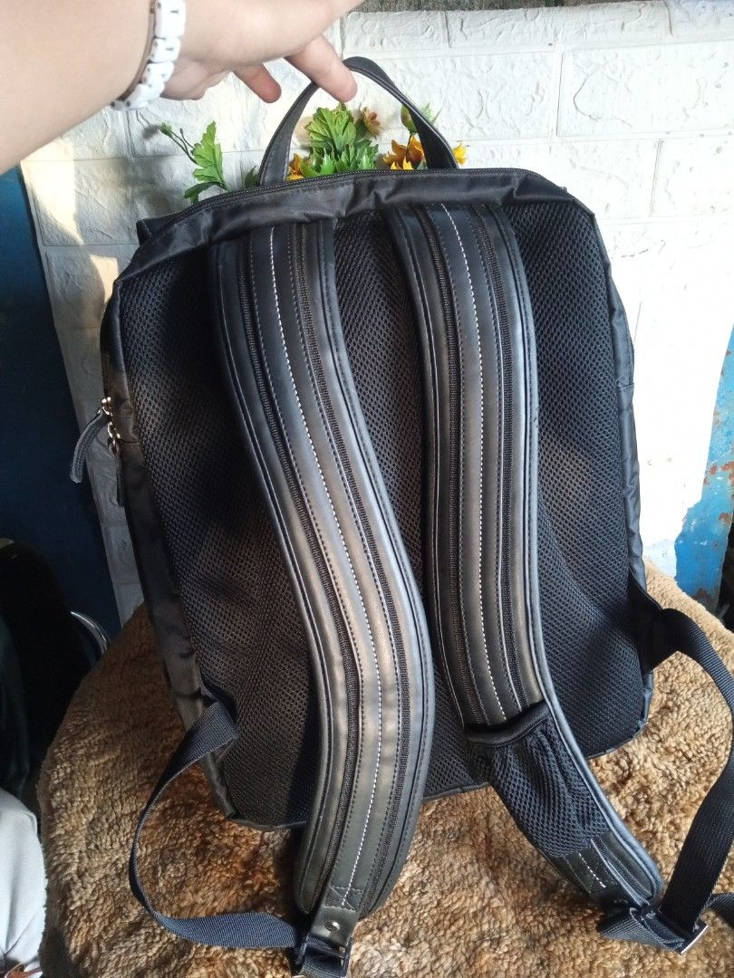 Xnote laptop bag on Carousell