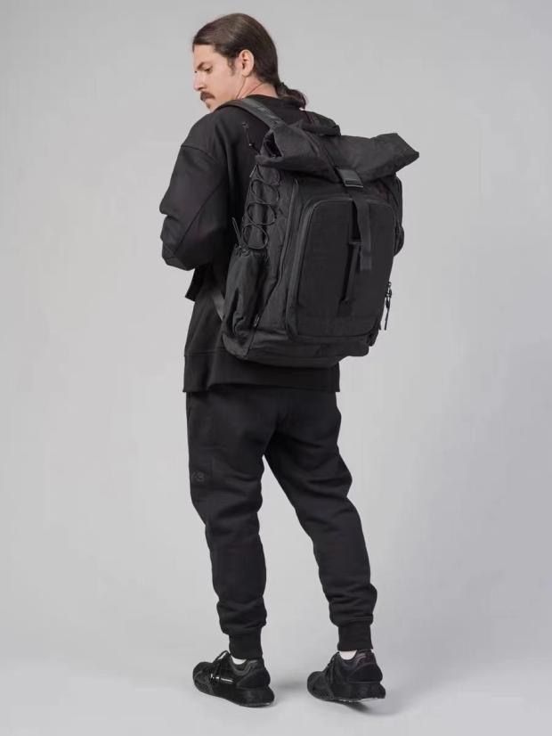 Y3 techwear shop