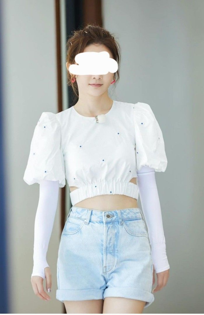 Zara white flower print cropped top, Women's Fashion, Tops, Blouses on  Carousell