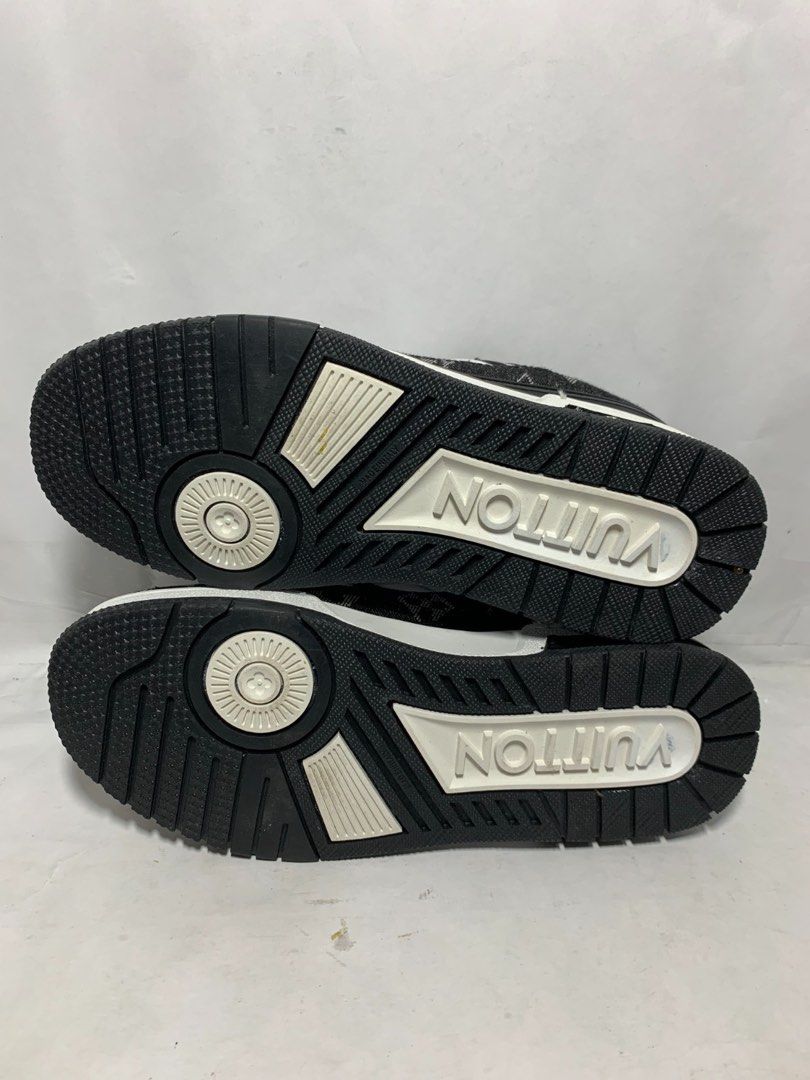 35.Louis Vuitton Trainer Black White SIZE 36 / 23 CM made in vietnam