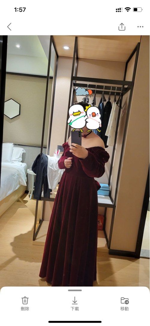 晚裝裙 （分類：晚裝）位於 Hong Kong。 由 edenhanks 提交（商品編號 1218809815，圖片 4）。簡介： 僅結婚著過幾小時，裙背後可收緊腰身，也可拉低露膊著，送粉色高踭鞋38碼。。