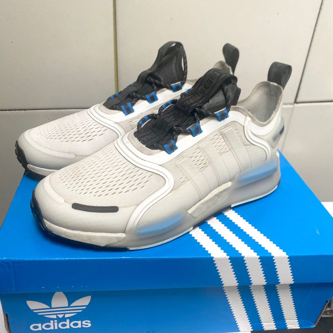 Adidas nmd terbaru store