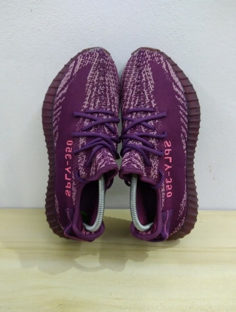 Violet yeezy 5 hotsell