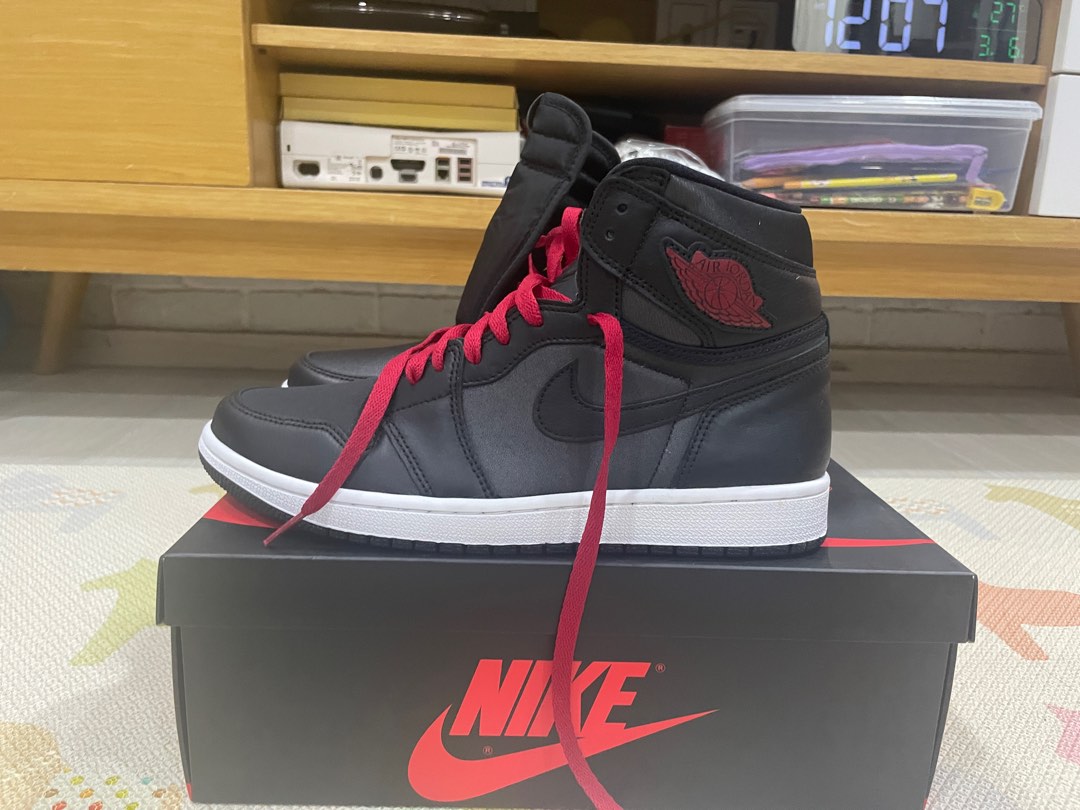 aj1 high black gym red
