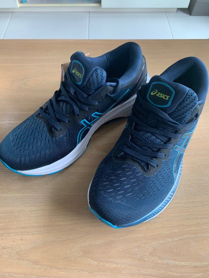 asic walking shoes for womens