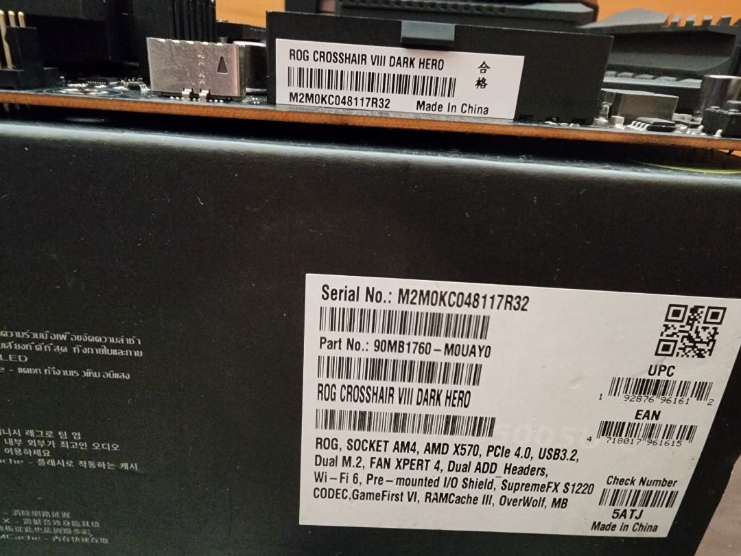 Asus ROG Crosshair VIII Dark Hero x570(盒/行/保）,最高可上AMD