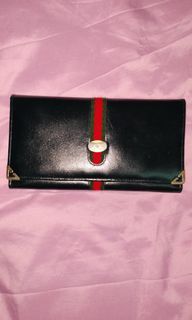 Authentic vintage Gucci wallet never used