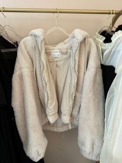 Bershka 毛毛外套