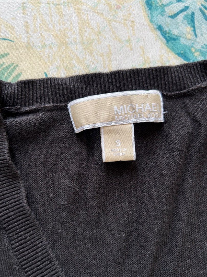 Black Knitted Michael Kors Long Sleeves - Small (Category: Coats, Jackets and Outerwear) located in Manila. Submitted by lrocamora (Listing ID 1218788314, Image 3). Description: Used black.