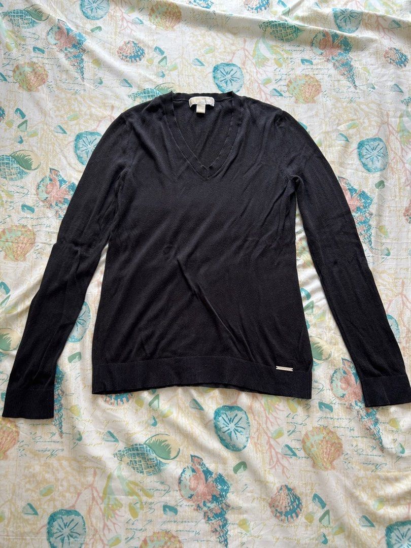 Black Knitted Michael Kors Long Sleeves - Small (Category: Coats, Jackets and Outerwear) located in Manila. Submitted by lrocamora (Listing ID 1218788314, Image 1). Description: Used black.