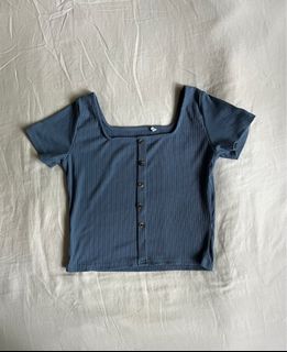 (Category: ) located in . Submitted by lnfwardrobe (Listing ID 1218934385, Image 1). Description: .
