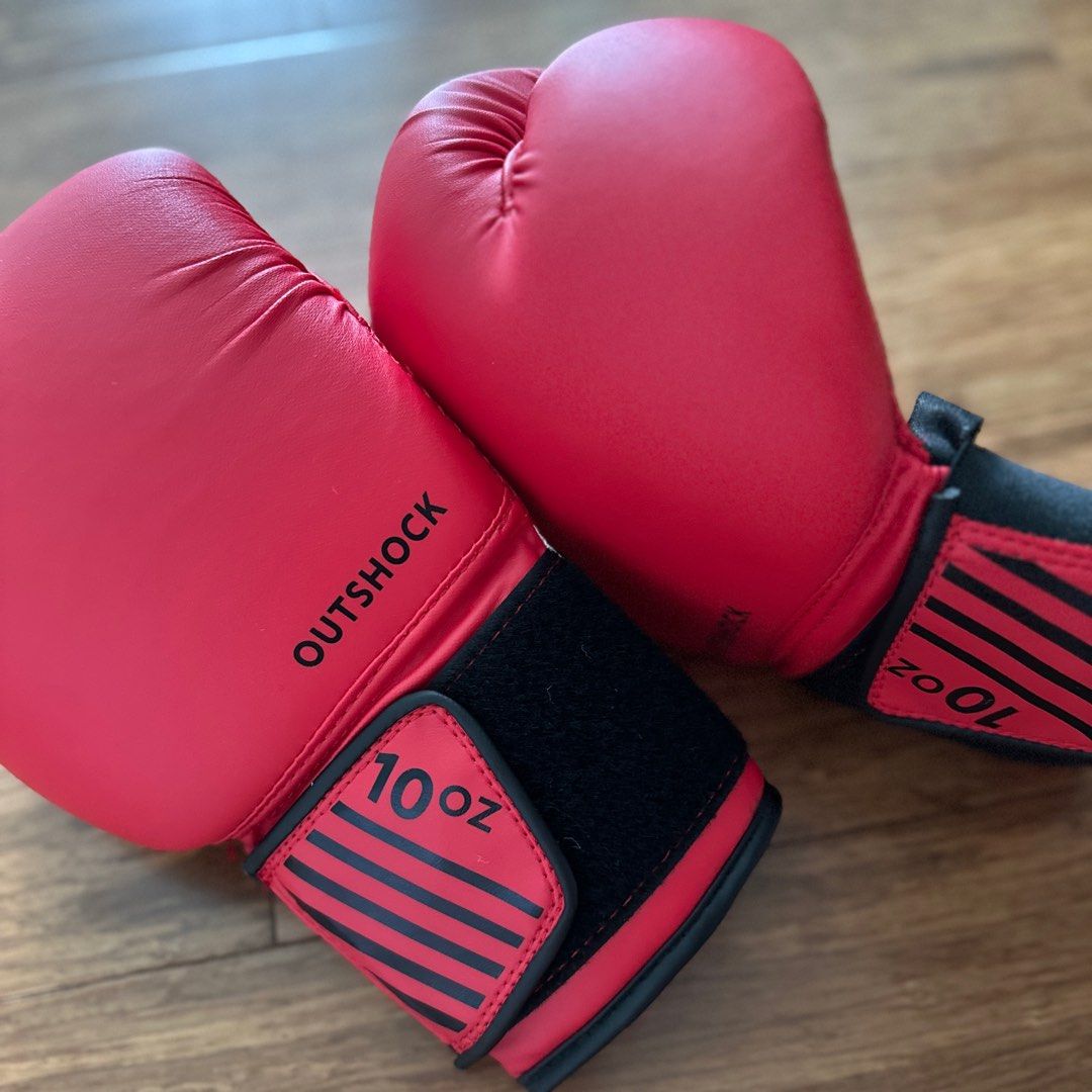 Decathlon Boxing/ Punching Gloves 10oz Outshock, Sports Equipment
