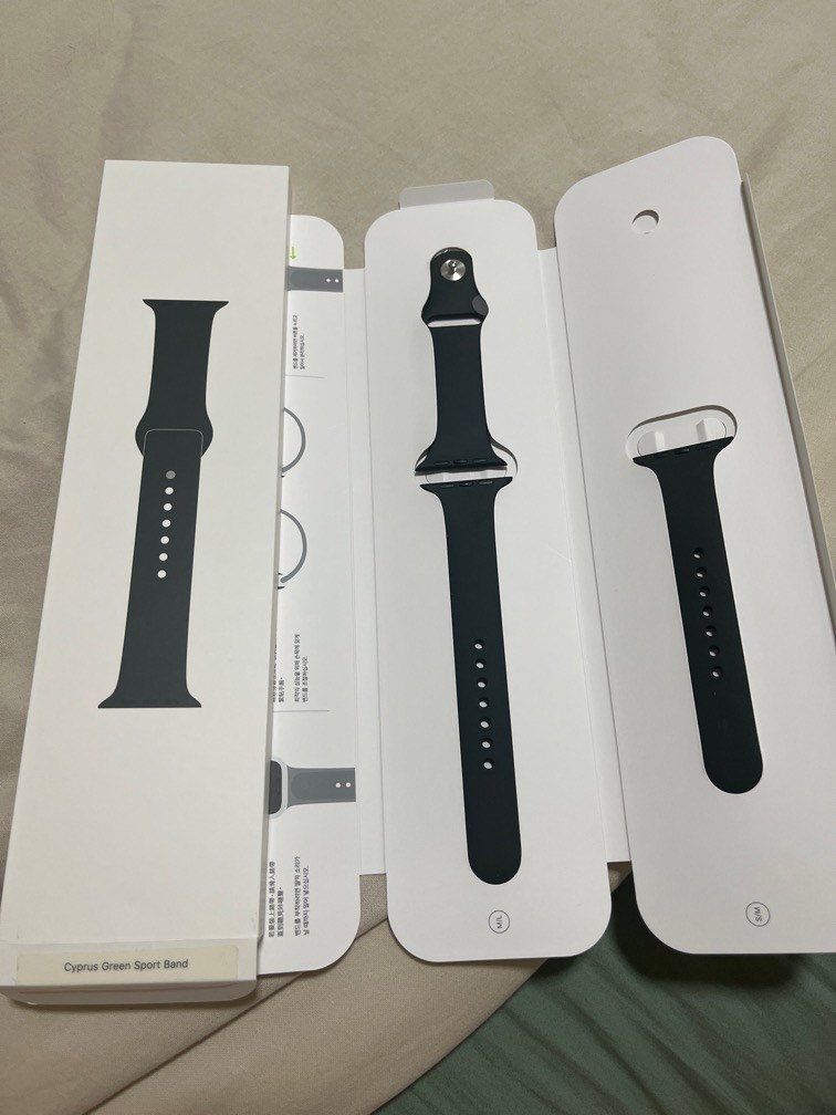 Brand New Authentic 44mm Series 6 Apple Watch Cyprus Green Sport Band