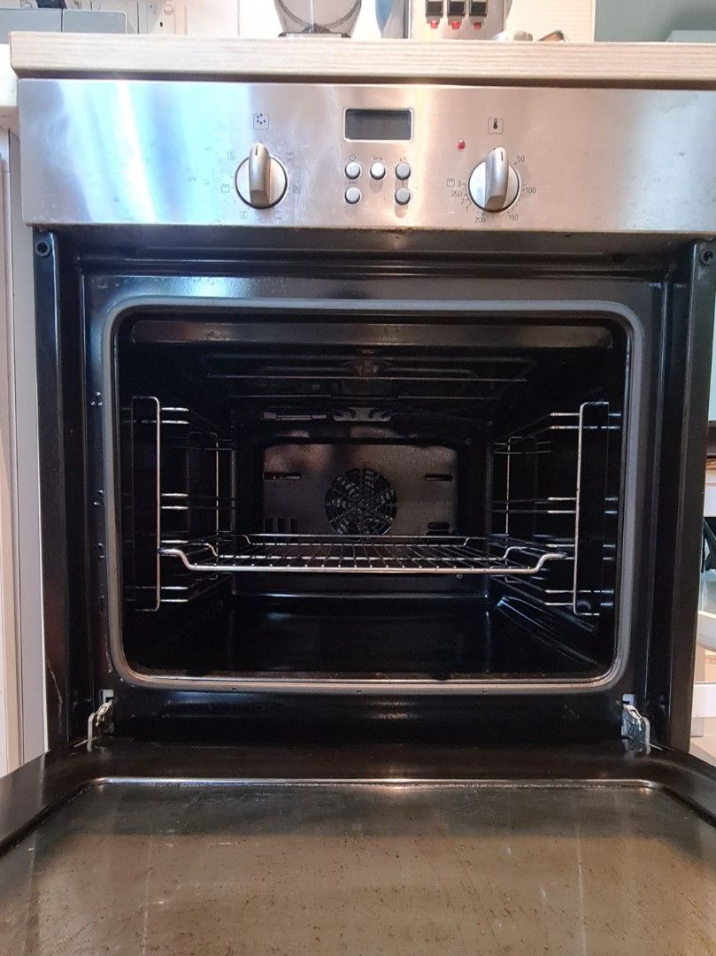 Built in Bosch Oven, TV & Home Appliances, Kitchen Appliances, Ovens