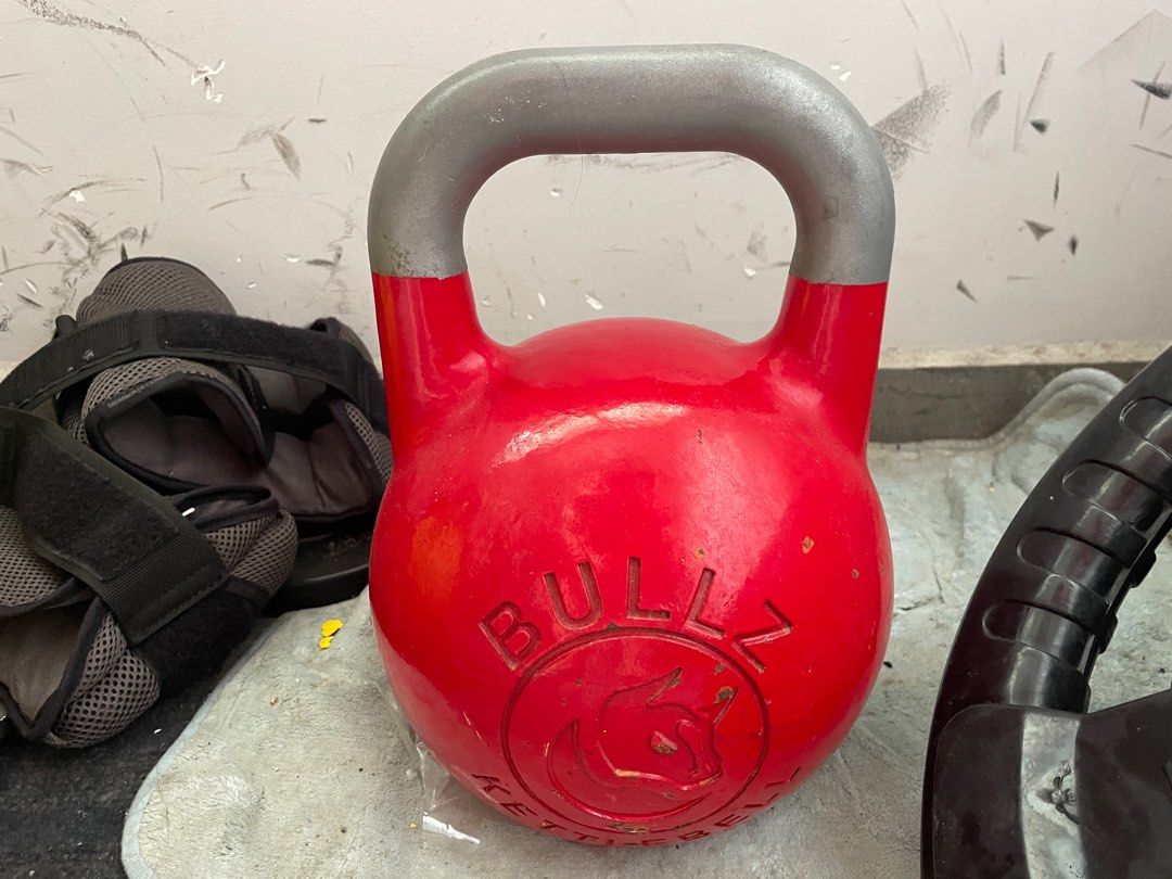 Bulls competition Kettlebell 14 and 32kg, Sports Equipment, Exercise