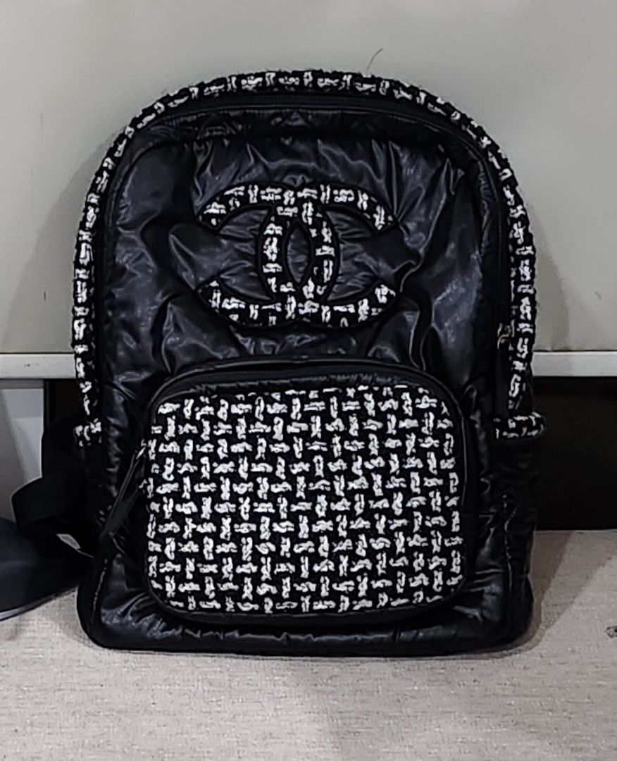 Back bag deals chanel