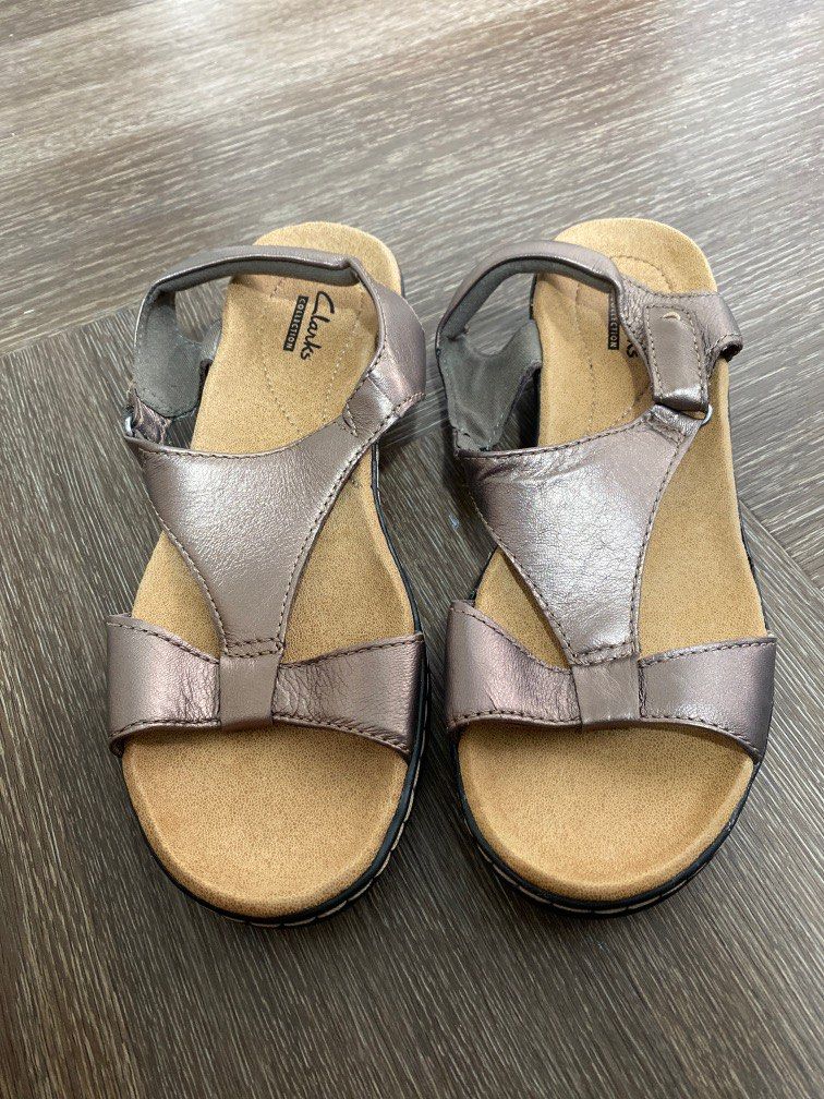 Clarks collection women's leisa foliage hot sale flat sandals