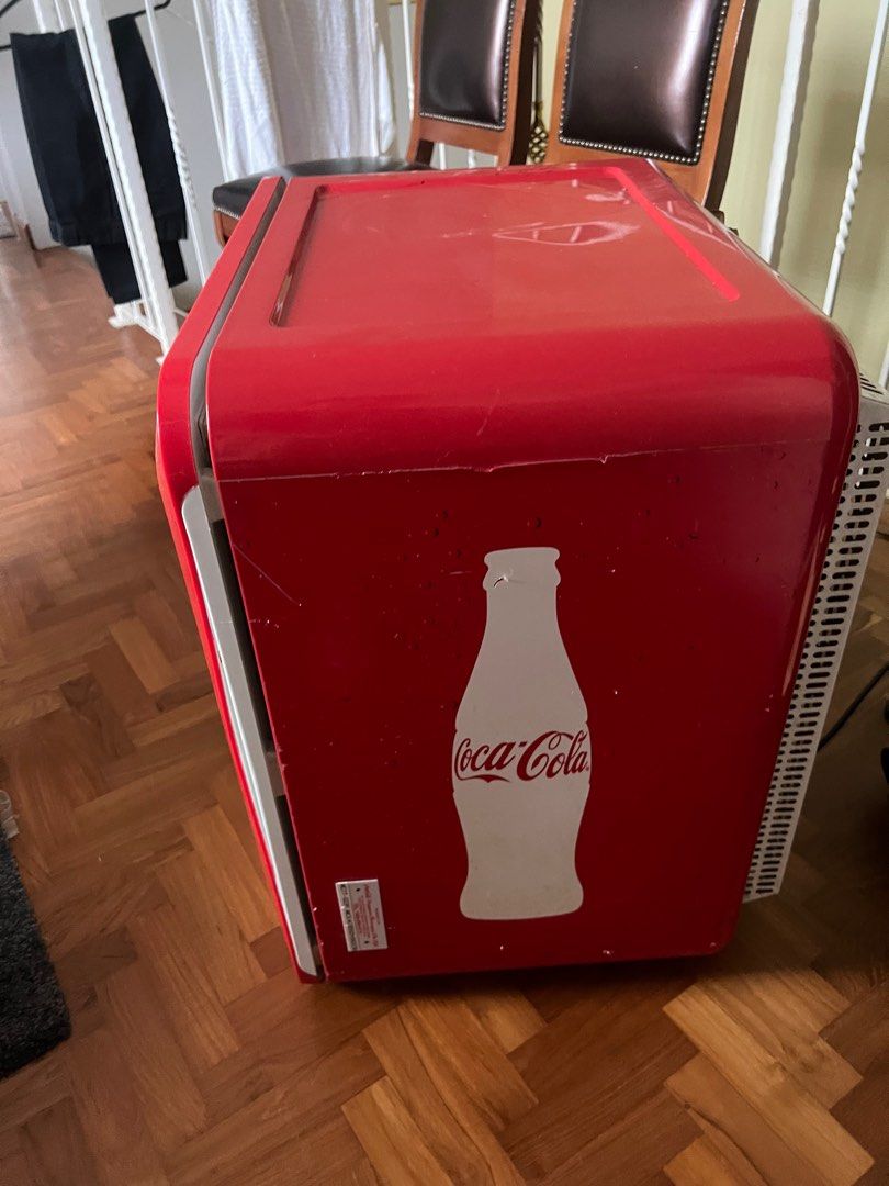 Coca cola mini fridge, TV & Home Appliances, Kitchen Appliances