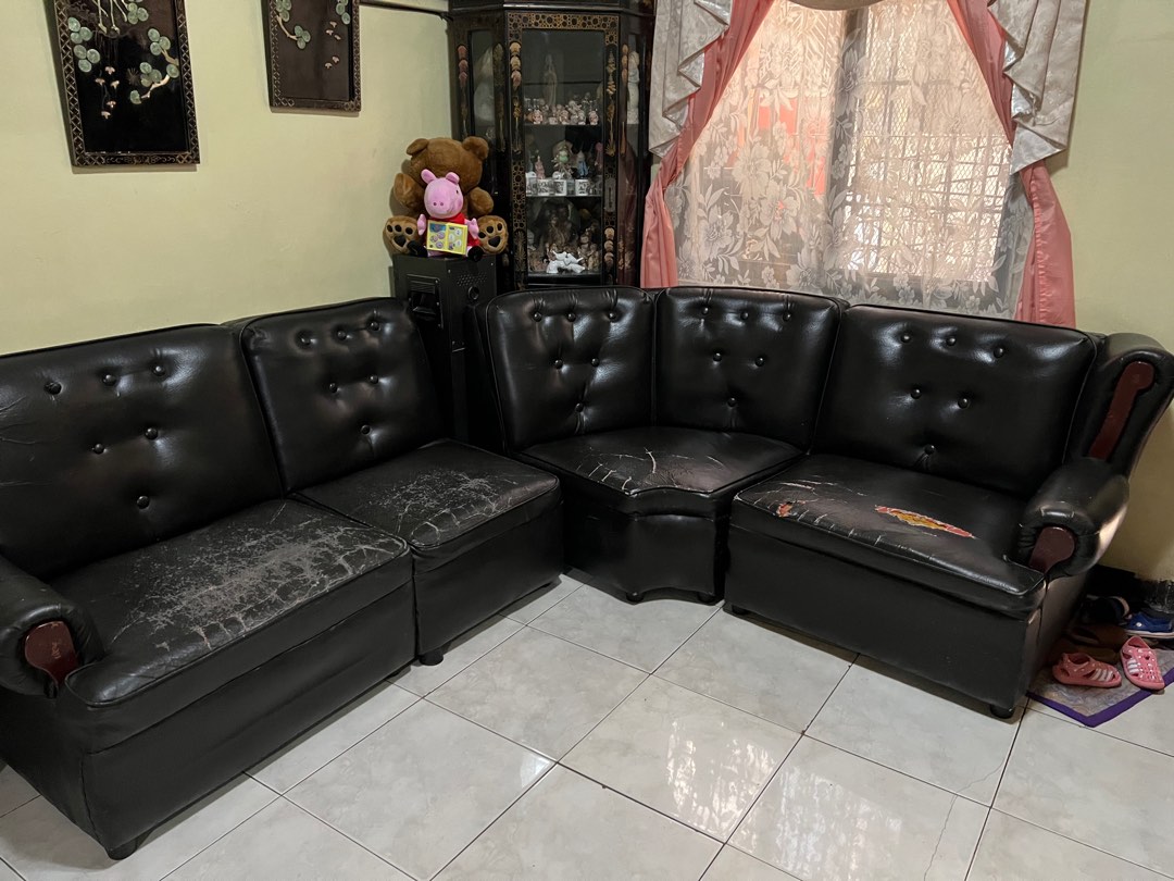 Corner Sofa (Black) on Carousell