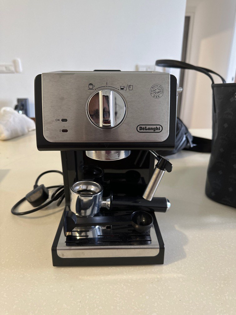 DeLonghi Coffee machine ECP3531, TV & Home Appliances, Kitchen