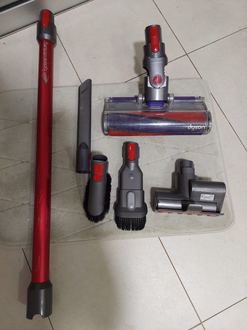 Dyson V10 Fluffy with Warranty, Furniture & Home Living, Cleaning