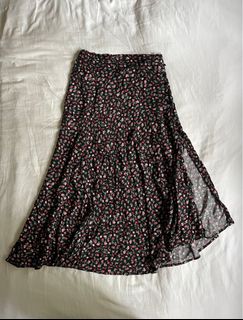 (Category: ) located in . Submitted by lnfwardrobe (Listing ID 1218932093, Image 1). Description: .