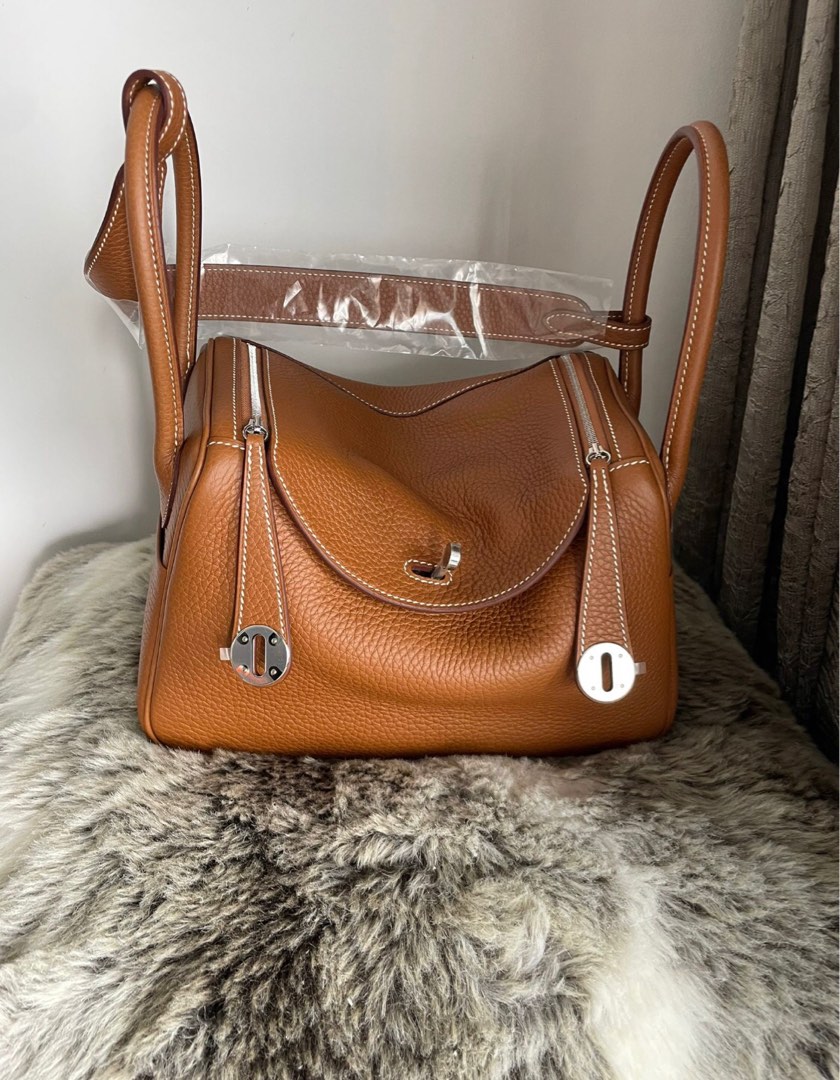 Hermes Lindy 26 vert amande 63, 名牌, 手袋及銀包- Carousell