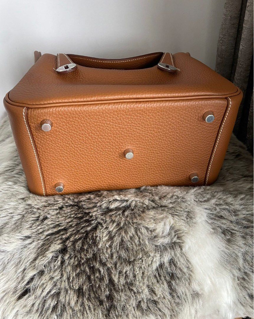 Hermes Lindy 26 vert amande 63, 名牌, 手袋及銀包- Carousell