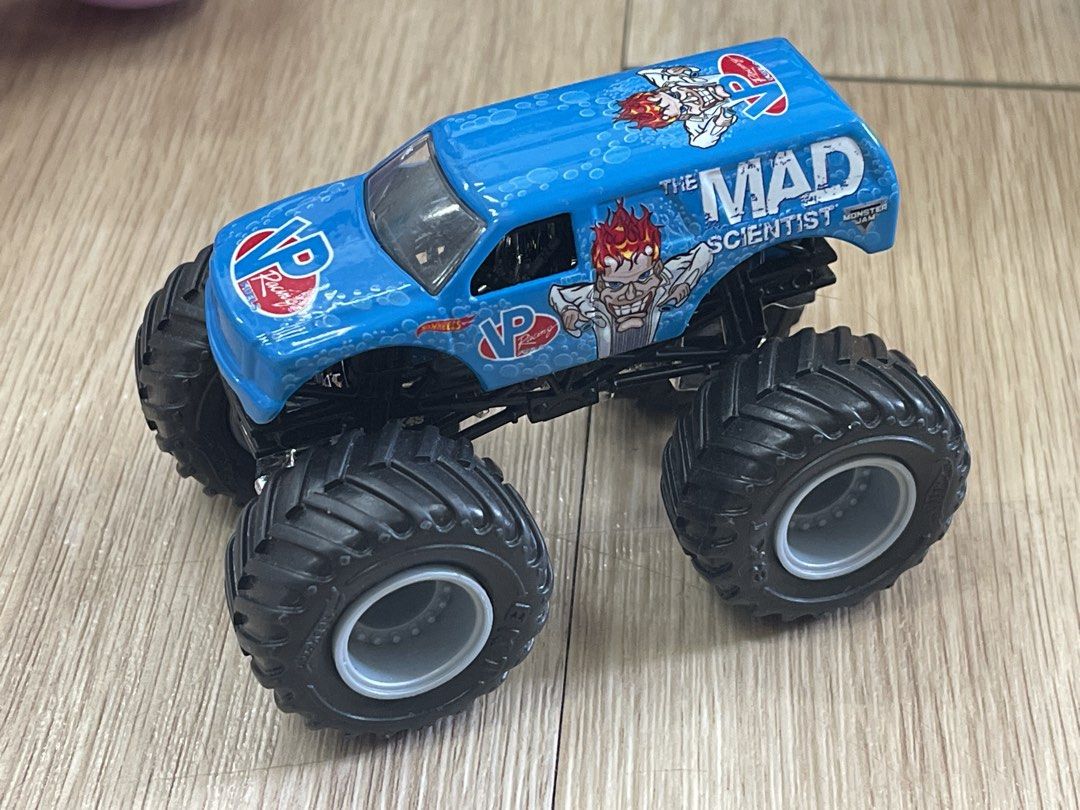 Mad scientist monster truck toy outlet