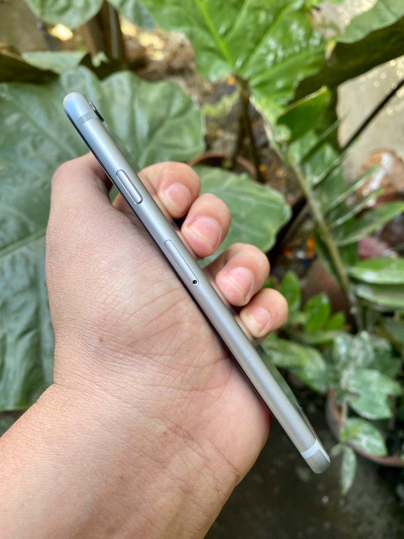 iPhone 6S 32GB Openline (Category: iPhone 6 Series) located in Dumaguete. Submitted by jamesweird (Listing ID 1218814659, Image 3). Description: Like New Condition 100% Original 99% Smooth 95% Battery No sim restrictions High quality camera, Fast fingerprint, ICloud clean No issues/ No hidden issues Never been replaced/repaired IMEI NUMBER :356138093232005 SERIAL NUMBER :FK1WPZ50HFLR Box and Phone only.