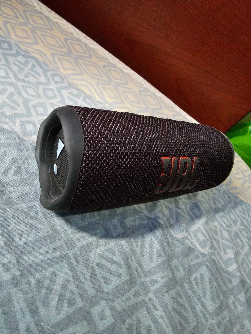 Jbl Flip 6 Bluetooth Speaker Black Bought Last Aug2022 With 1 Year