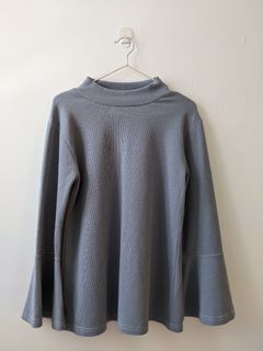 Knitted Bell- sleeves Blue Blouse