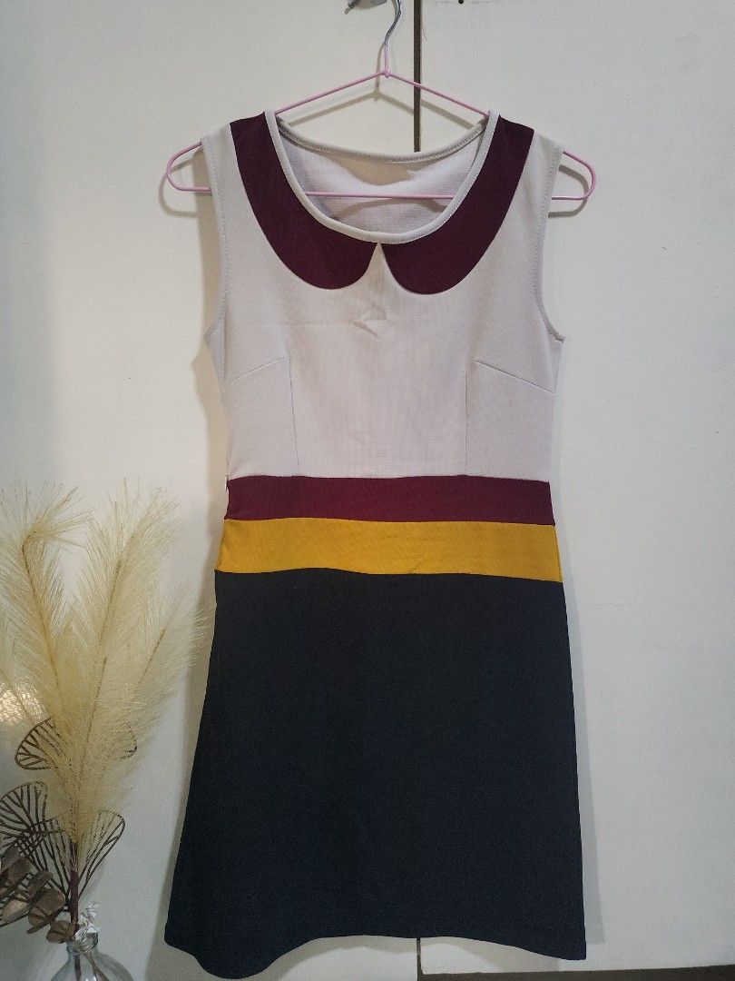 Korean dress (Category: Dresses) located in Manila. Submitted by kth18 (Listing ID 1218856285, Image 1). Description: ♡ good condition ♡ S-M ♡ negotiable. DM me 🙂 ♡ ggx / shopee co.