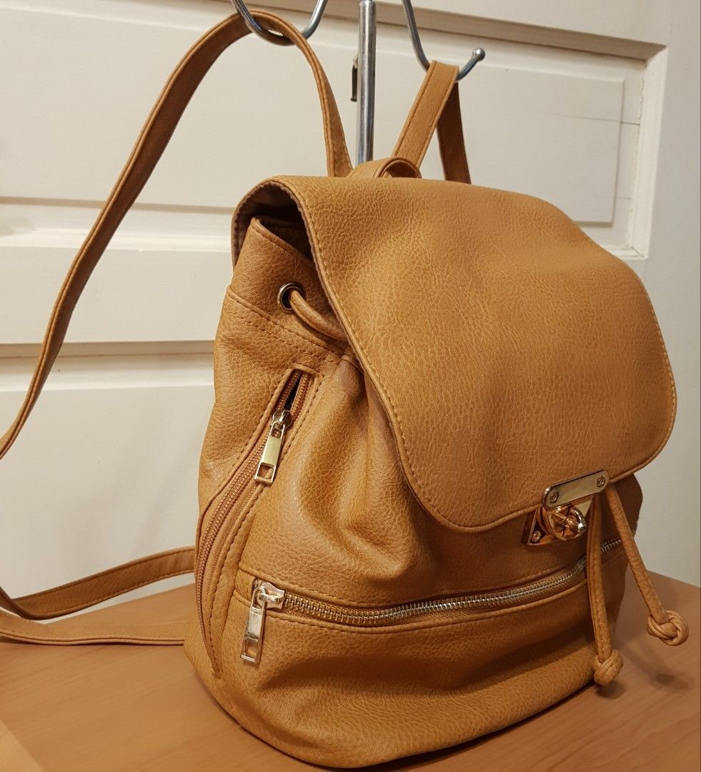 LEATHER BACK PACK (Category: Backpacks) located in Manila. Submitted by geecollection01 (Listing ID 1218819215, Image 2). Description: 💯Looks new 9/10 condition Hardware are still in high condition.