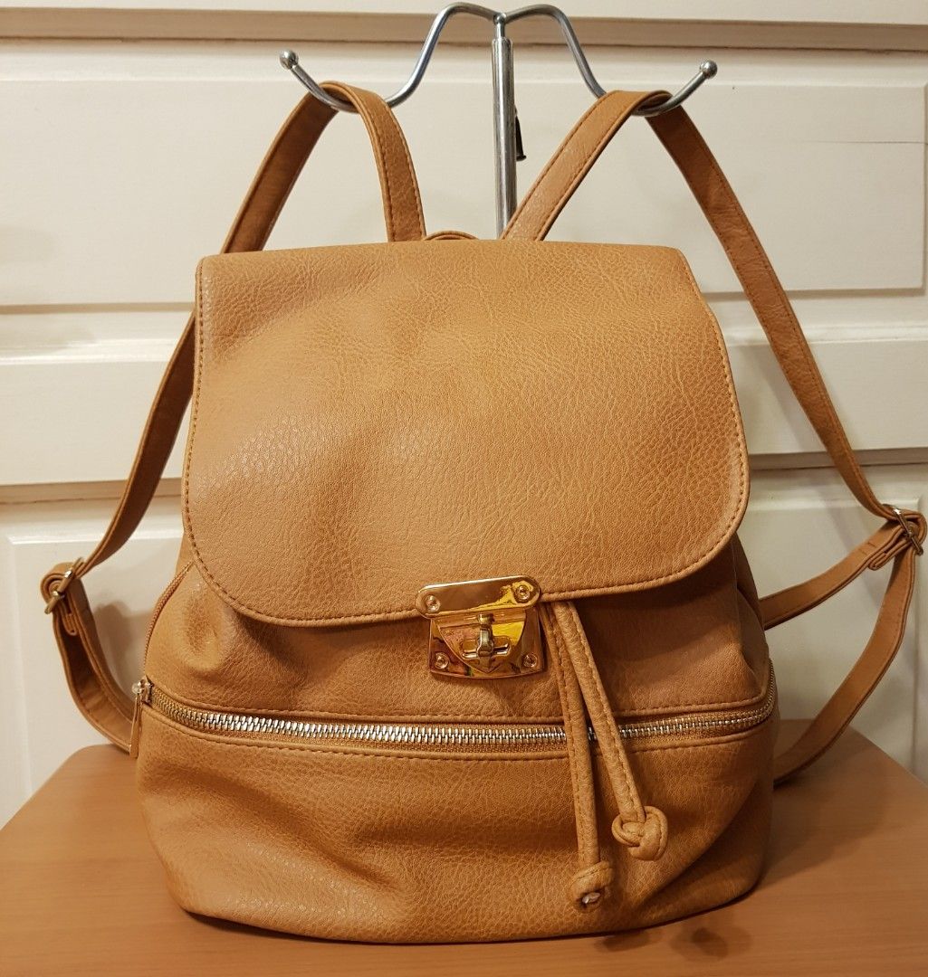 LEATHER BACK PACK (Category: Backpacks) located in Manila. Submitted by geecollection01 (Listing ID 1218819215, Image 1). Description: 💯Looks new 9/10 condition Hardware are still in high condition.