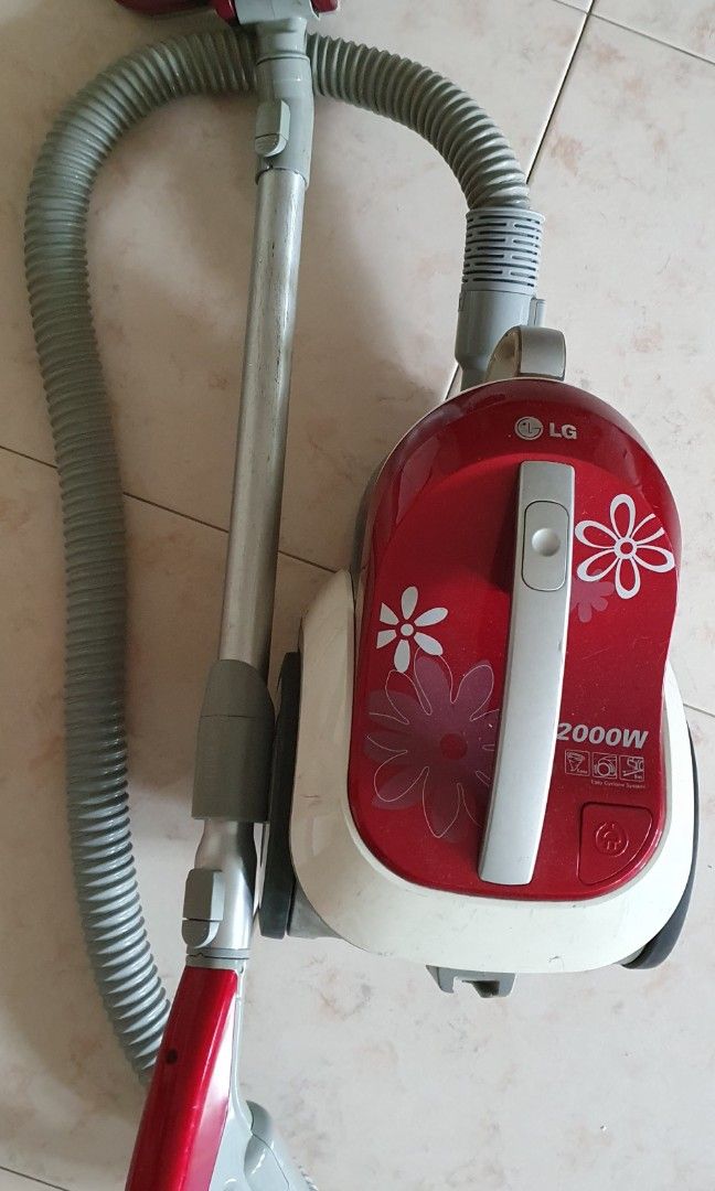 LG vacuum cleaner, TV & Home Appliances, Vacuum Cleaner & Housekeeping