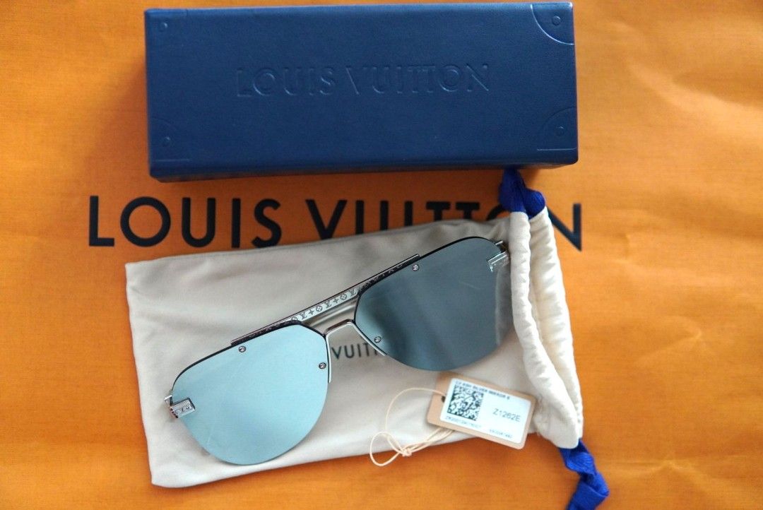 Louis Vuitton Ash Sunglasses, Luxury, Accessories on Carousell