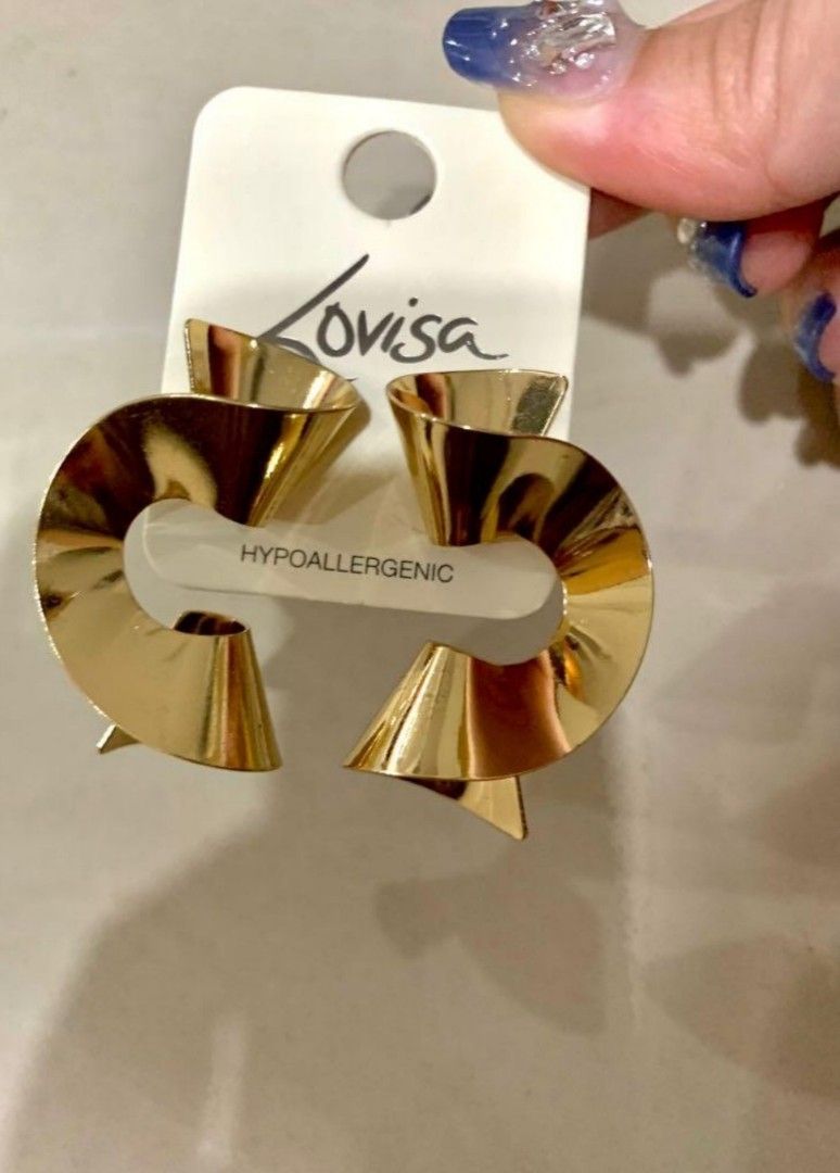 Lovisa store earrings gold