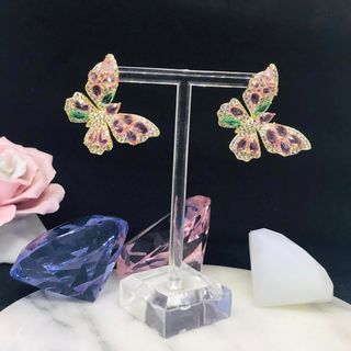 (Category: ) located in . Submitted by plusstylista (Listing ID 1218831301, Image 1). Description: .