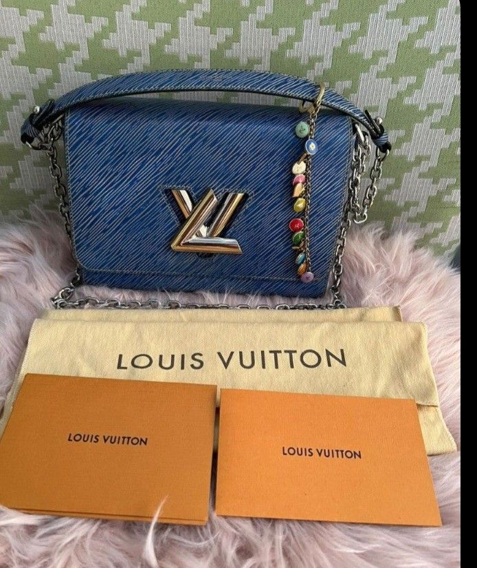 LV Epi Twist bag (Category: Luxury Bags & Wallets) located in Urdaneta. Submitted by gentlelion_1c4eeb (Listing ID 1218896945, Image 1). Description: 100%Authentic bought from Dubai inclusion ,dustbag and carecard Dm me for more details.