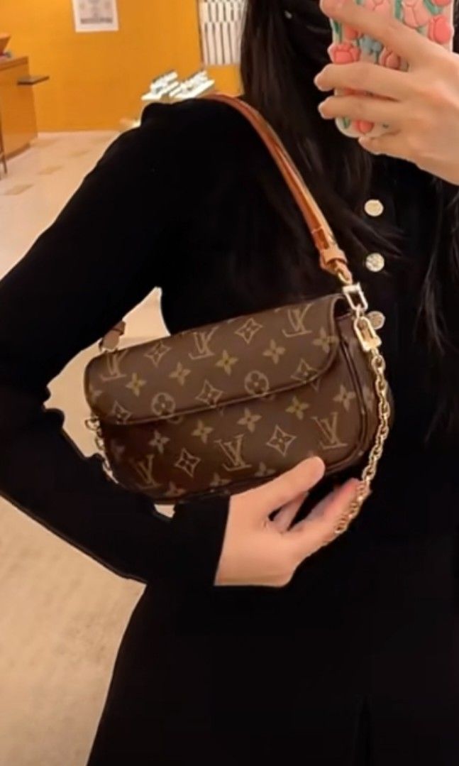 Louis Vuitton Ivy Wallet On Chain Bag