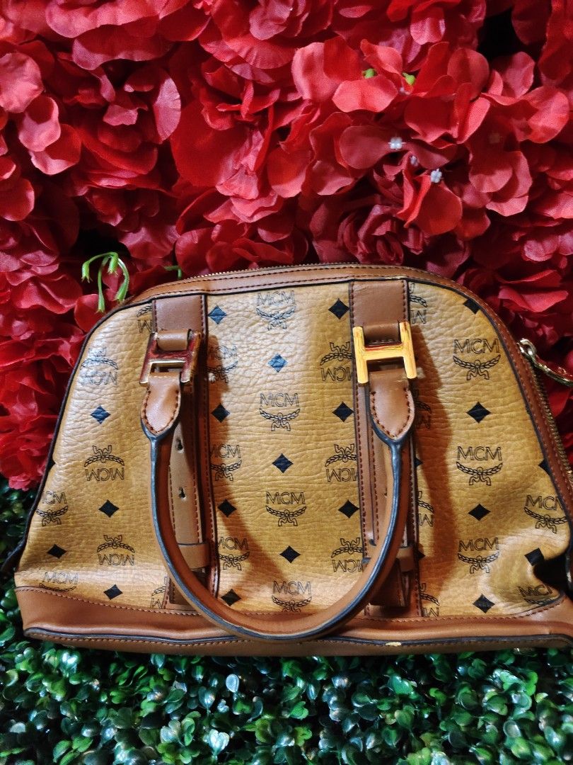 Mcm heritage 2025 bowler bag