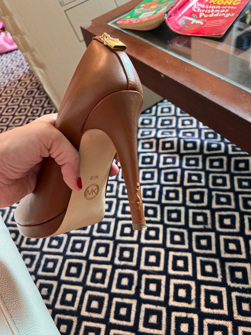 Michael Kors Leather Pumps Shoes Heels, Women's Fashion, Footwear, Heels on  Carousell