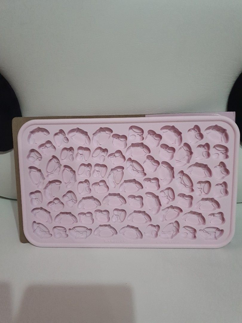 My Melody Silicon Ice Tray (Category: Other Kitchenware & Tableware) located in Quezon City. Submitted by littlecerberuslts (Listing ID 1218801249, Image 3). Description: Original Sanrio silicon ice tray. Payment via gcash. Delivery fee care of buyer..