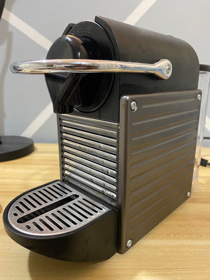 Nespresso Machine Pixie, TV & Home Appliances, Kitchen Appliances